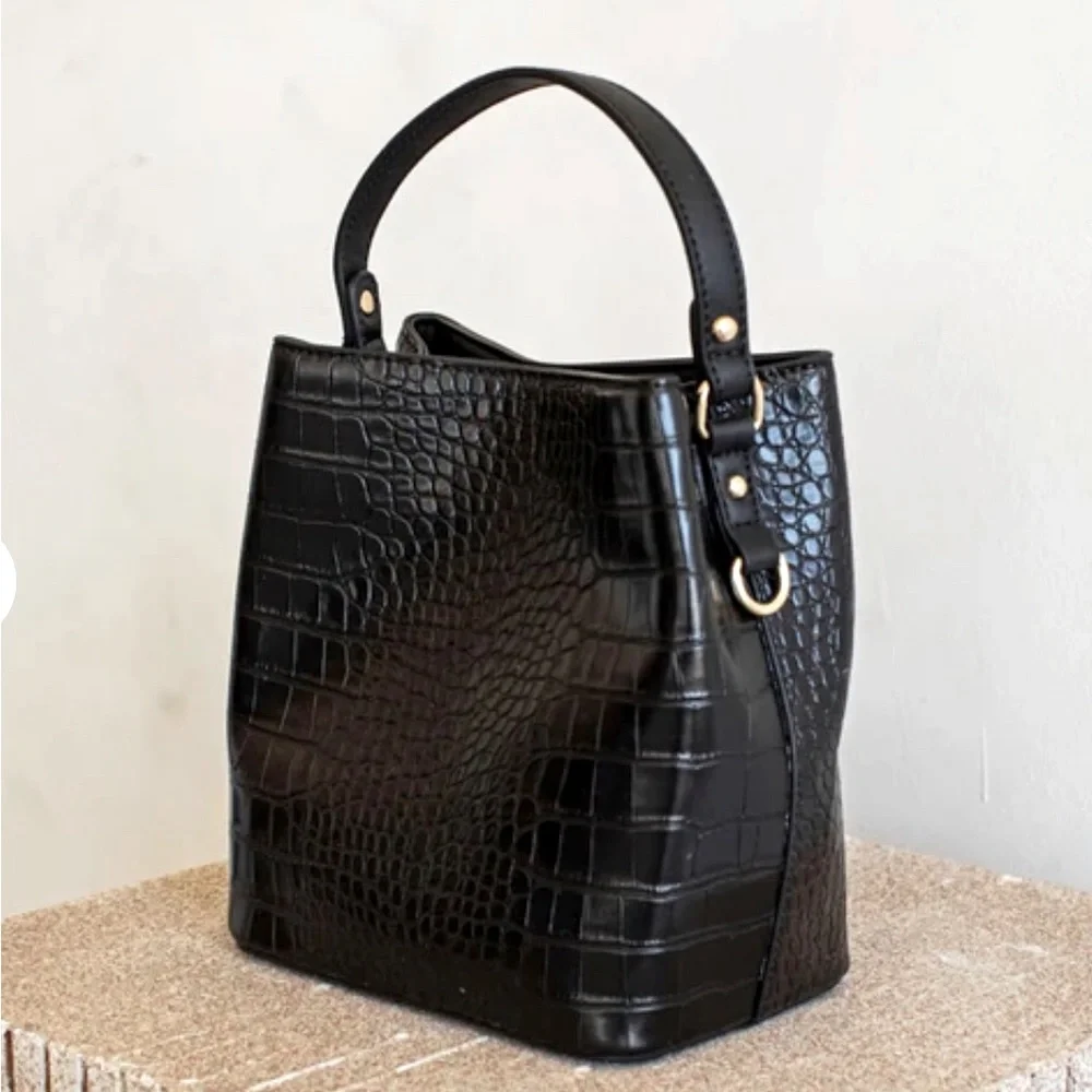 NEW Aota Elena Bucket Bag in Black - Picture 3 of 6